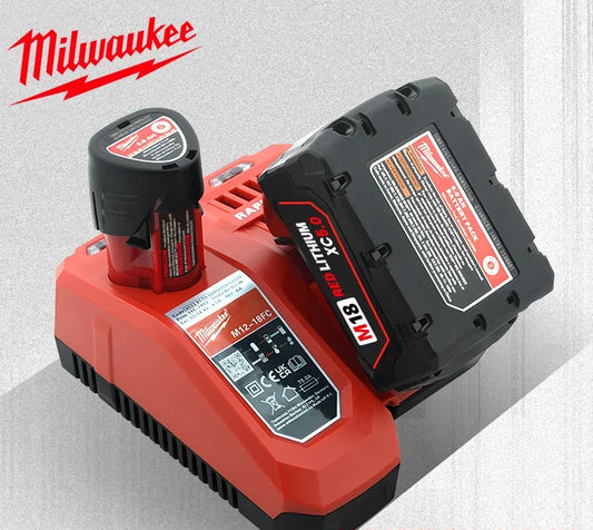 Milwaukee M12B2 12V 2.0Ah REDLITHIUM batteri for M12 verktøy – kompakt og slitesterkt litium-ion batteri

